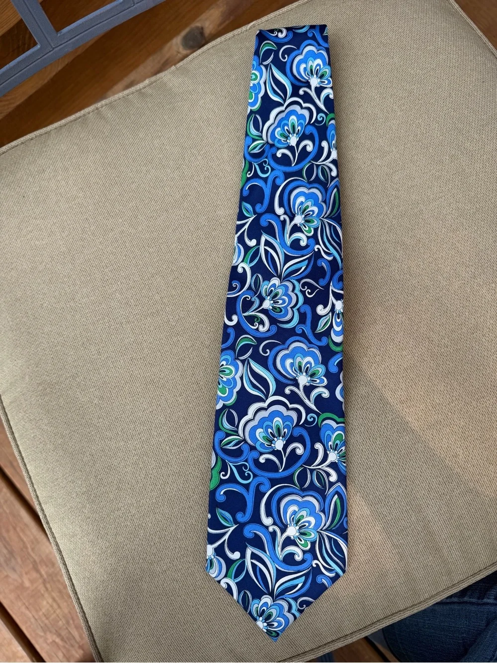 Vera Bradley Blue Floral Men's Tie - Classic Pattern
